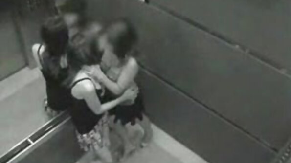 Dulce blondă este filmată în stil POV în timpul interacțiunii sexuale