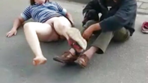 Veruca James s-a umplut cu un penis monstru în scena fierbinte